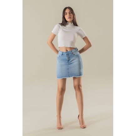 Mini saia jeans com barra desfiada