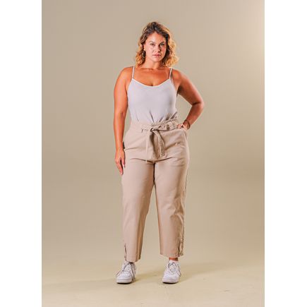 Calça Pantacourt Feminina Plus Size