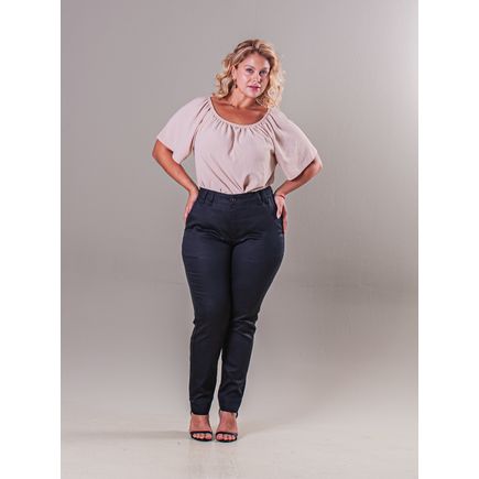 Calça cigarrete sarja plus size