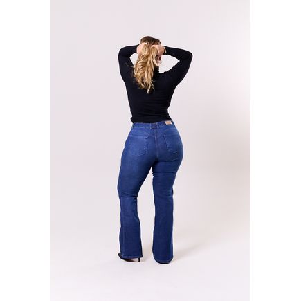 Calça Jeans Flare Feminina Plus Size
